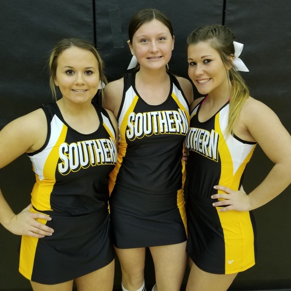 cheerleaders1718-02